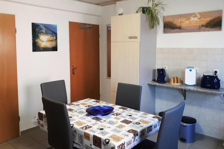Private kitchen 5, Holiday Home in Katzowwith Garden, Vorpommern-Greifswald