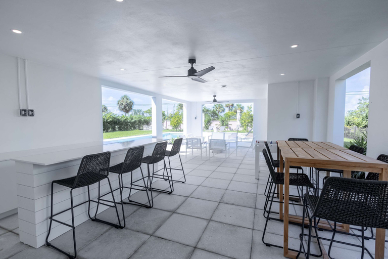 BBQ/picnic area 2, Brand New Catchlight House With Private Pool, Monroe