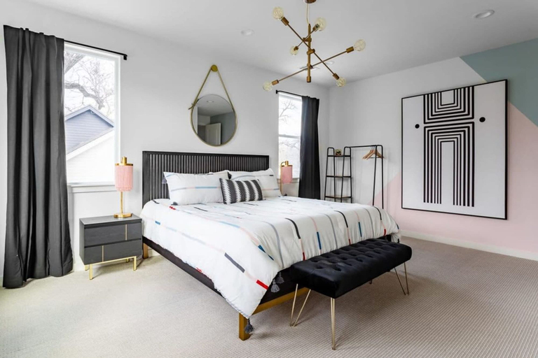 Room 3, King Kasa 6 Bedroom Walk 6 min to Rainey St, Travis