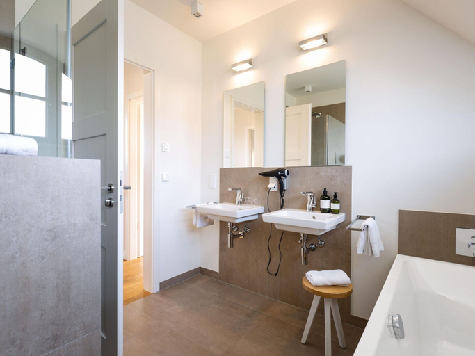 Bathroom, Reetdachhaus in Dranske, Vorpommern-Rügen