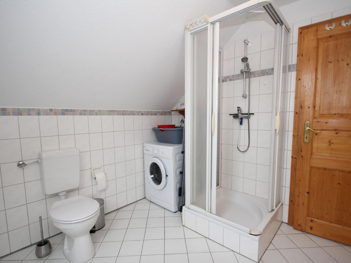Bathroom 2, Ferienwohnung Deichblick in Nessmersiel, Aurich