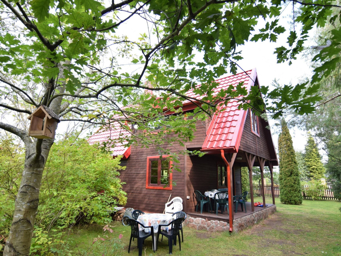 Exterior 5, Holiday Home With Fireplace and Private Garden, Kartuzy