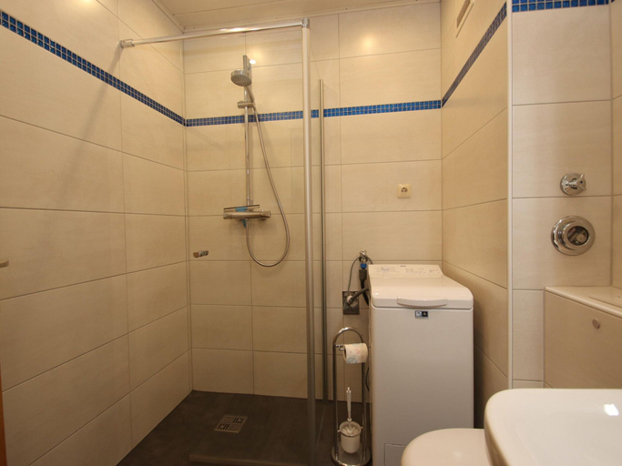 Bathroom 5, Ferienwohnung Tiefblick, Dornumersiel, Aurich