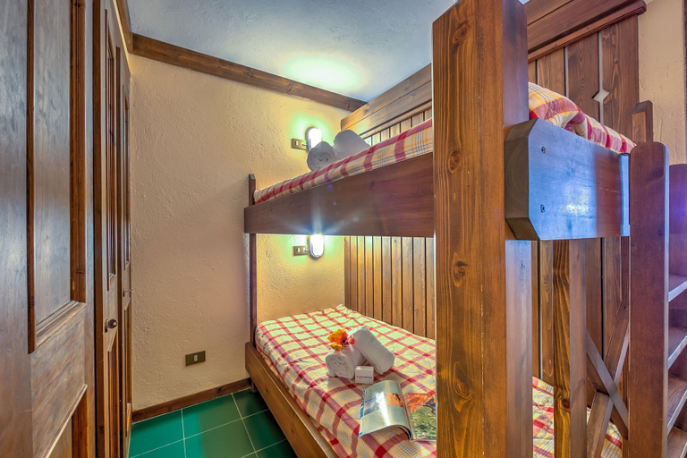 Room 3, Grange Hike Ski - 31D Sestriere, Torino