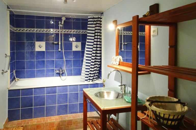 Bathroom, Holiday Home in Quiberville With Sea Views, Seine-Maritime