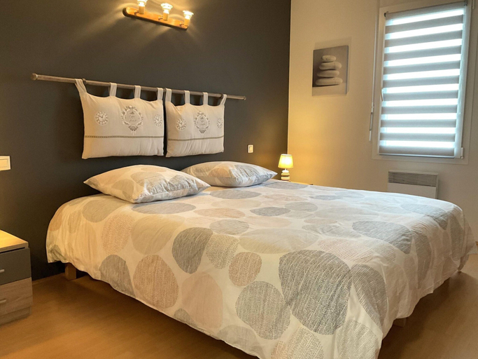 Room 2, Premium Villa With E-car Charging Station, Côtes-d'Armor