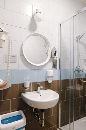 Bathroom 4, Prague Dream Hostel, Praha 1
