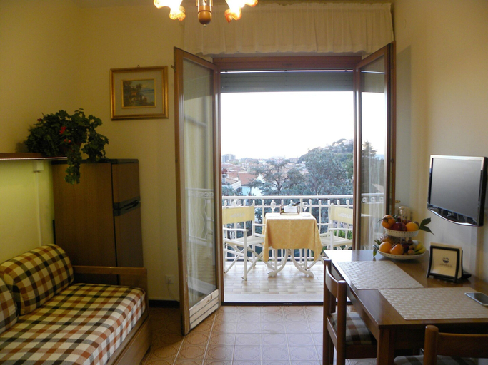 Living area, Pietra Ligure Apartment with Terrace, Savona