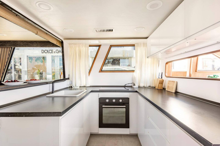 Private kitchen 4, Live on a Luxury 65ft Yacht in Duquesa- Estapona, Málaga