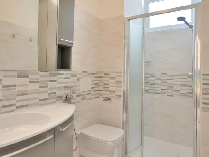 Bathroom, Apartment in Bibione Near the Beach, Venezia
