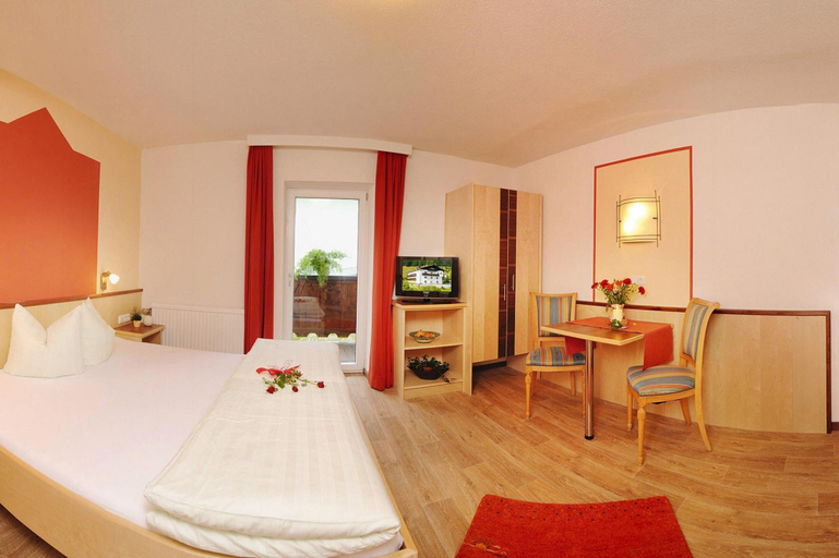 Bedroom 3, Apartment in Ischgl for winter sports enthusiasts, Landeck