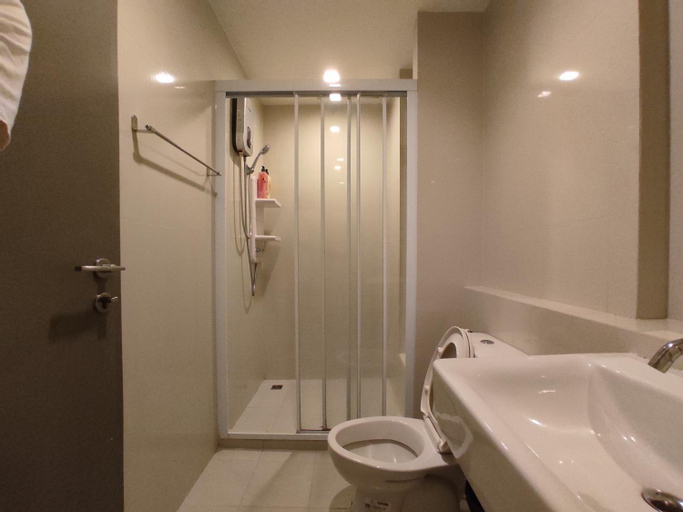 Bathroom 11