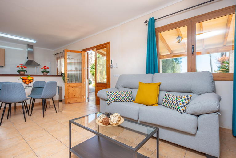 Room 3, Vista Sol in Ariany With 2 Bedrooms and 1 Bathrooms, Baleares