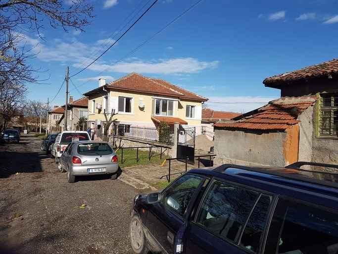 Property grounds, 2 Bed Villa - Sleeps 7 - Private Garden - Parking, Nesebar