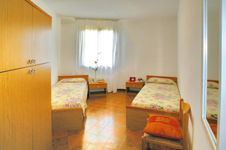 Bedroom 4, Holiday Village Tivoli in Bibione, Venezia