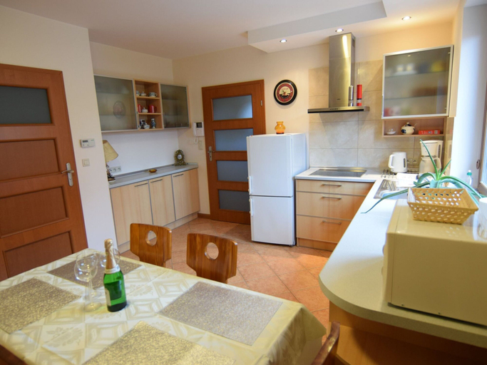 Private kitchen 3, Comfortable Holiday Home With a Large Garden, Gdańsk City