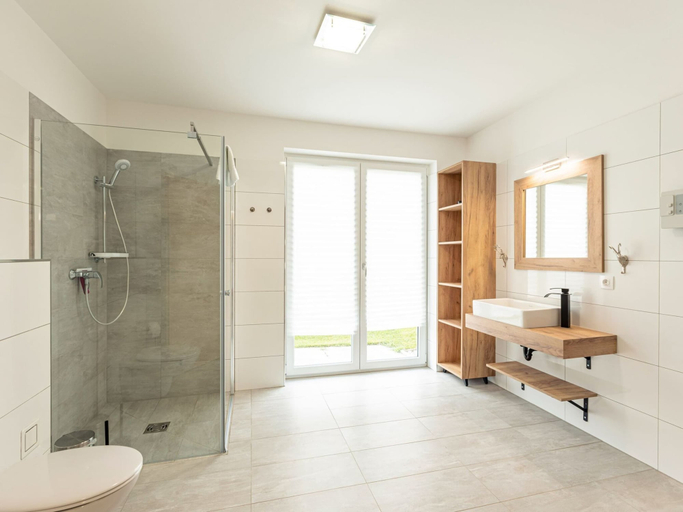 Bathroom 3, Inzell Chalets With Private Pool, Traunstein
