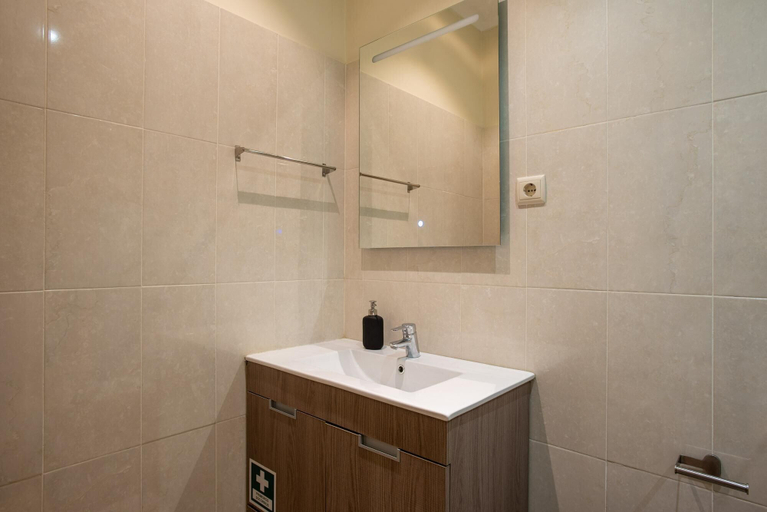 Room 4, Alegria City Center With Elevator by Vacationy, Porto