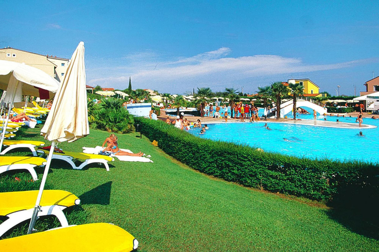 Others 4, Nice Apartment in Loano With Shared Pool, Savona