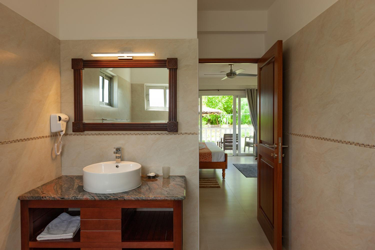 Bathroom 4, Le Tropique Villa