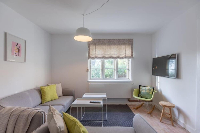 Living area 4, Reetgedecktes Ferienhaus mit Kachelofen, Nordfriesland