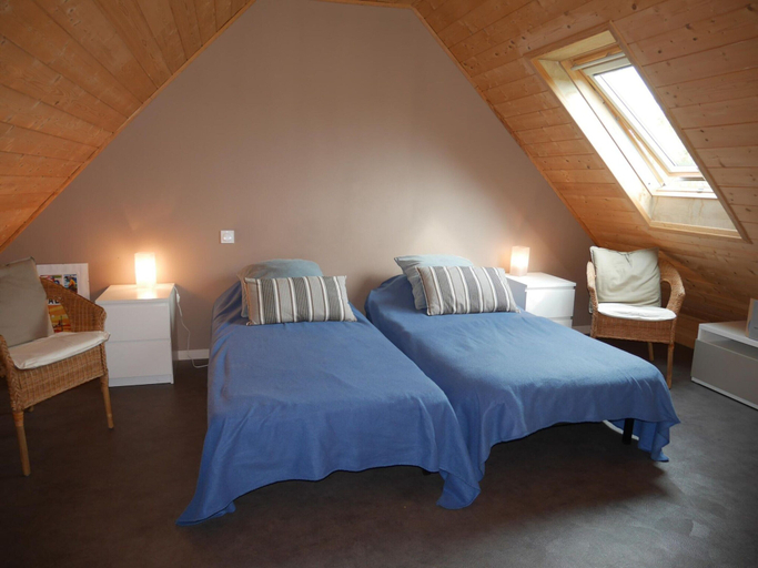 Others 4, Wooden House in Brittany Near Sandy Beach, Finistère