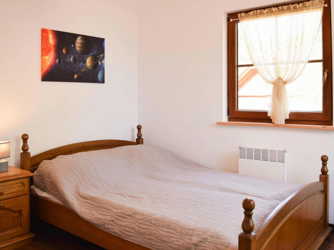 Bedroom 2, Semi-detached House Near the Lake, Bytów