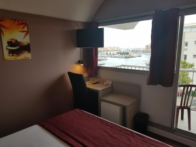 Bedroom 3, Hotel Port Beach, Aude