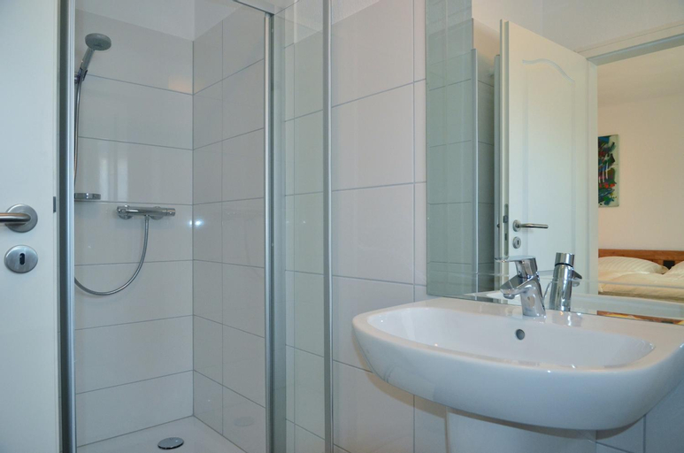 Bathroom 11