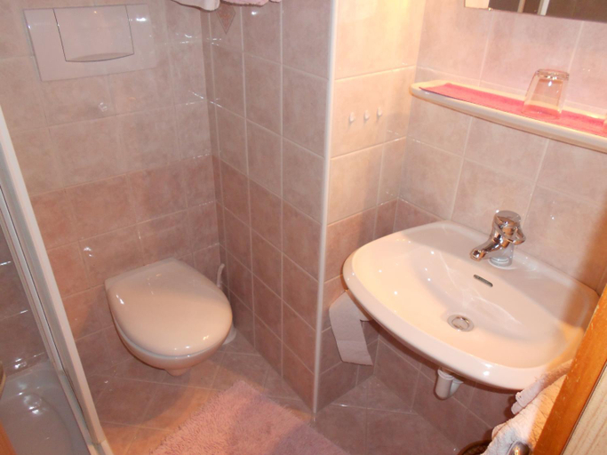 Bathroom, Garni Conturina, Bolzano