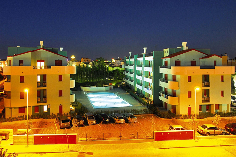 Pool 5, Apartment in Caorle With Heating, Venezia