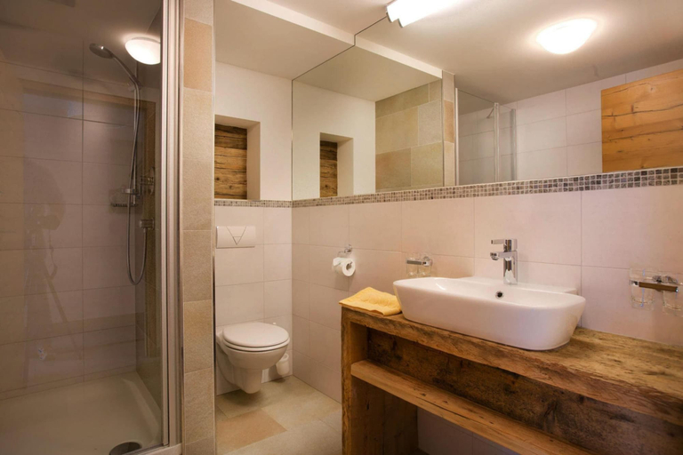 Bathroom, Apartment in Hohe Tauern with Mountain Views, Zell am See