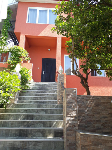 Others 3, Konstantin House, Hopa