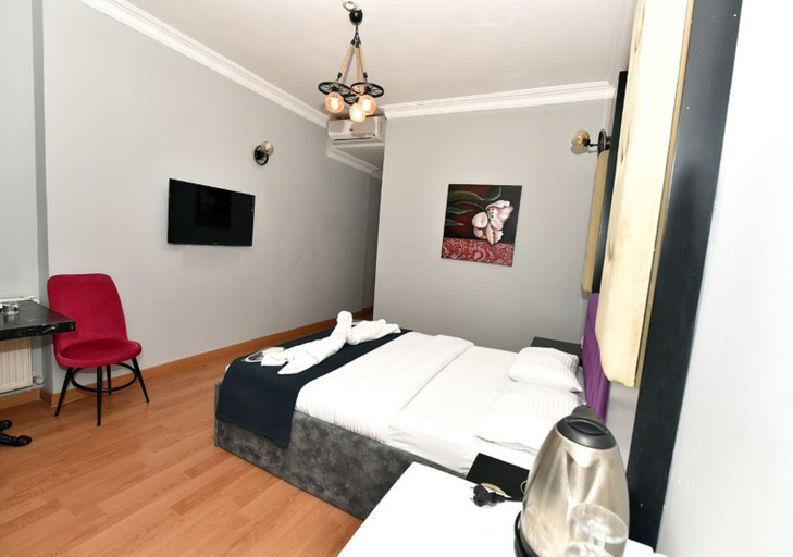 Bedroom 2, Royal Garden Suite and Hotel, Şişli