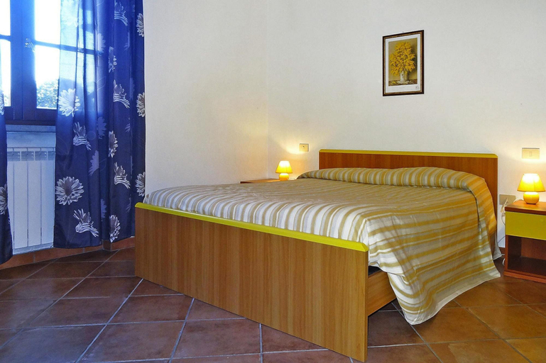Room, Apartment in Vinci With Pool & Wellness, Florence