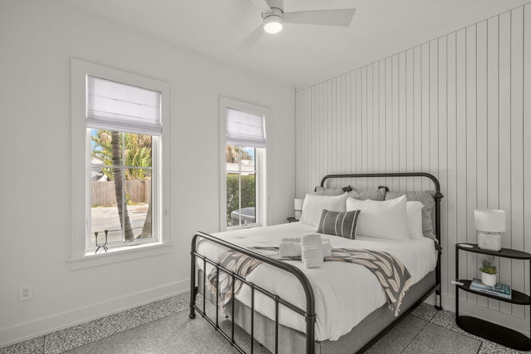 Room 2, NEW The Humidor - 2 Epic Ybor Townhomes, Hillsborough