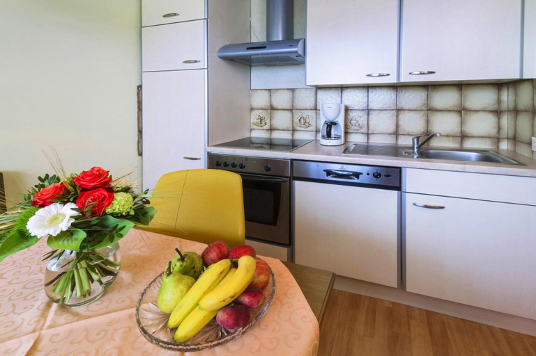 Private kitchen 5, Bungalow on Lake Klopein With Garden, Völkermarkt