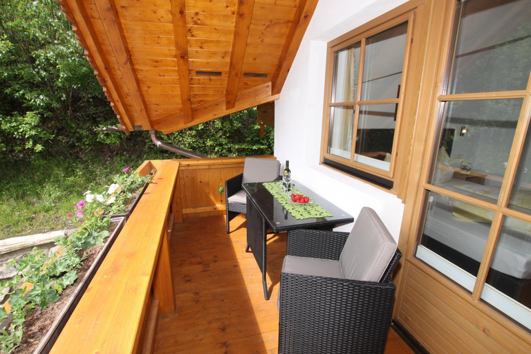 Others 3, Landhaus Granat, Schwaz