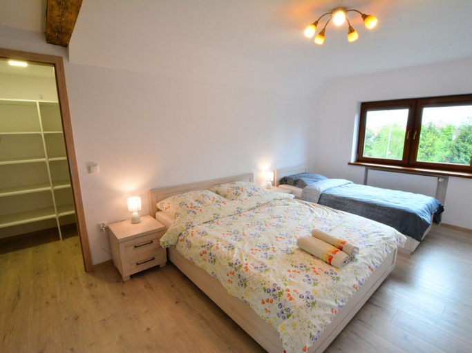 Room 2, Spacious Holiday Apartment With a Large Terrace, Kołobrzeg