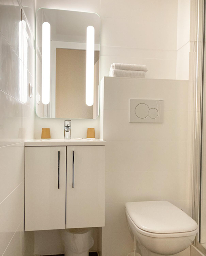 Bathroom 4, ibis budget Rouen Nord Isneauville, Seine-Maritime