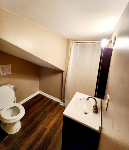 Room 5, Magnolia House in Lafayette, Lafayette