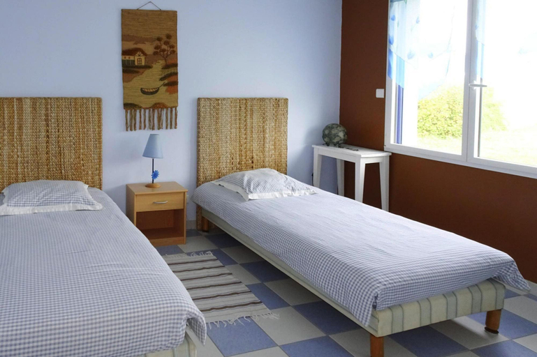 Room 5, Holiday Home in Le Guilvinec Near Sandy Beach, Finistère