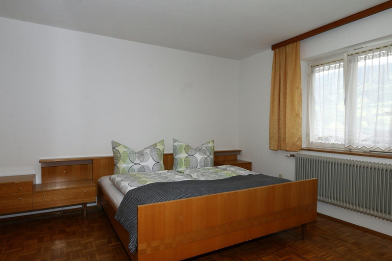 Room 2, Chalet in Fugen Near Spieljochbahn, Schwaz