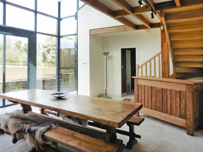 Dining 3, Estate in Landeleau Near Aulne River, Finistère