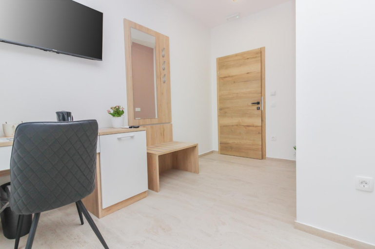 Others 4, Rooms Zemunik, Zemunik Donji