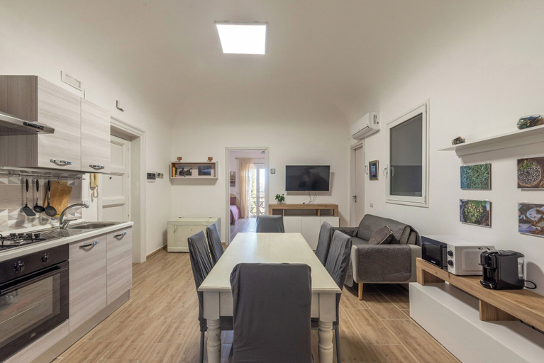 Others 4, Mika Apartment alla Stazione, Palermo