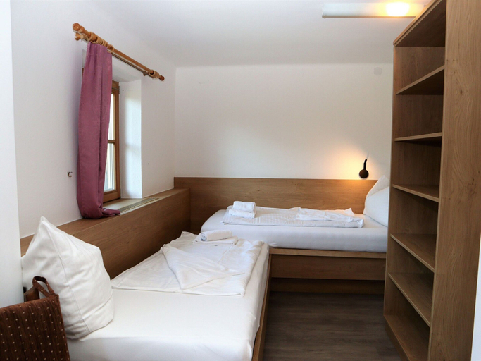Room 5, Farmhouse in Soll Near Wilder Kaiser Ski Area, Kufstein