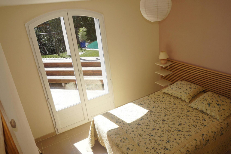 Room 2, Pretty and Modern Villa With Private Pool, Cavalaire-sur-mer, Var