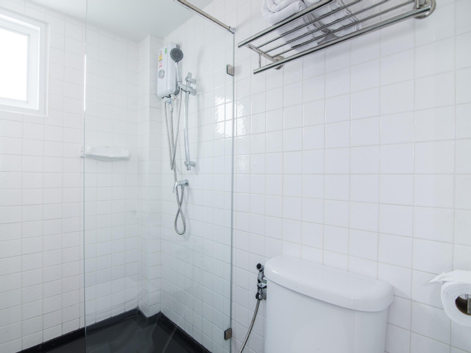 Bathroom 20