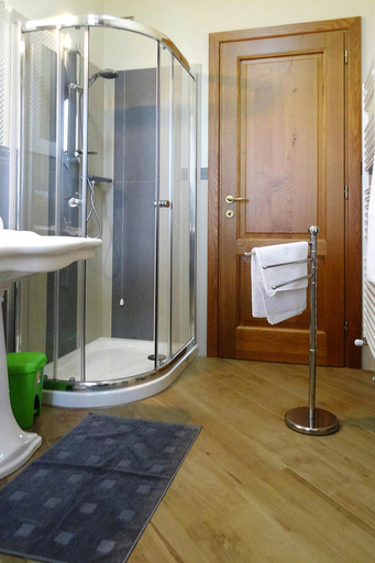 Bathroom 4, Charming Agritourism in Tuscany, Pistoia